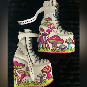 Trippy Mushroom Platforms